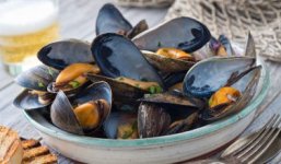 greek-steamed-mussels-376x220.jpg