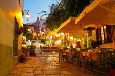 Enjoy-the-Diverse-Nightlife-of-Athens.jpeg