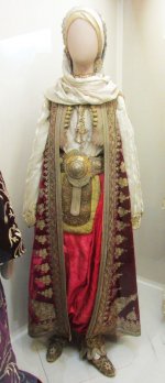 Traditional Wedding Dress.jpg Traditional Wedding Dress.jpg